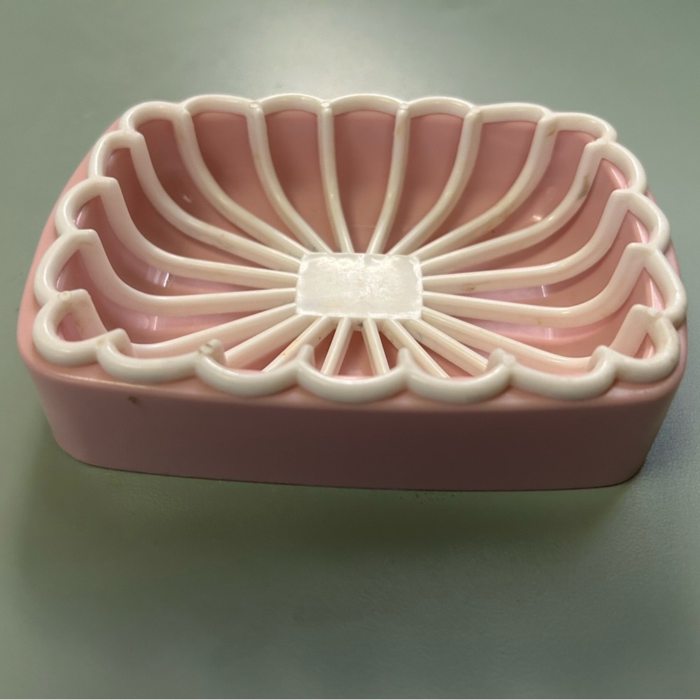 Vintage Scalloped Pink & White Soap Dish